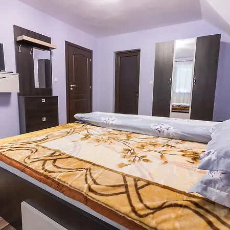 Pensión Conacul Lui Bulica Novaci-Străini